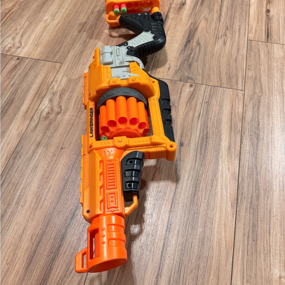 Nerf Doomlands 2169 Lawbringer Blaster